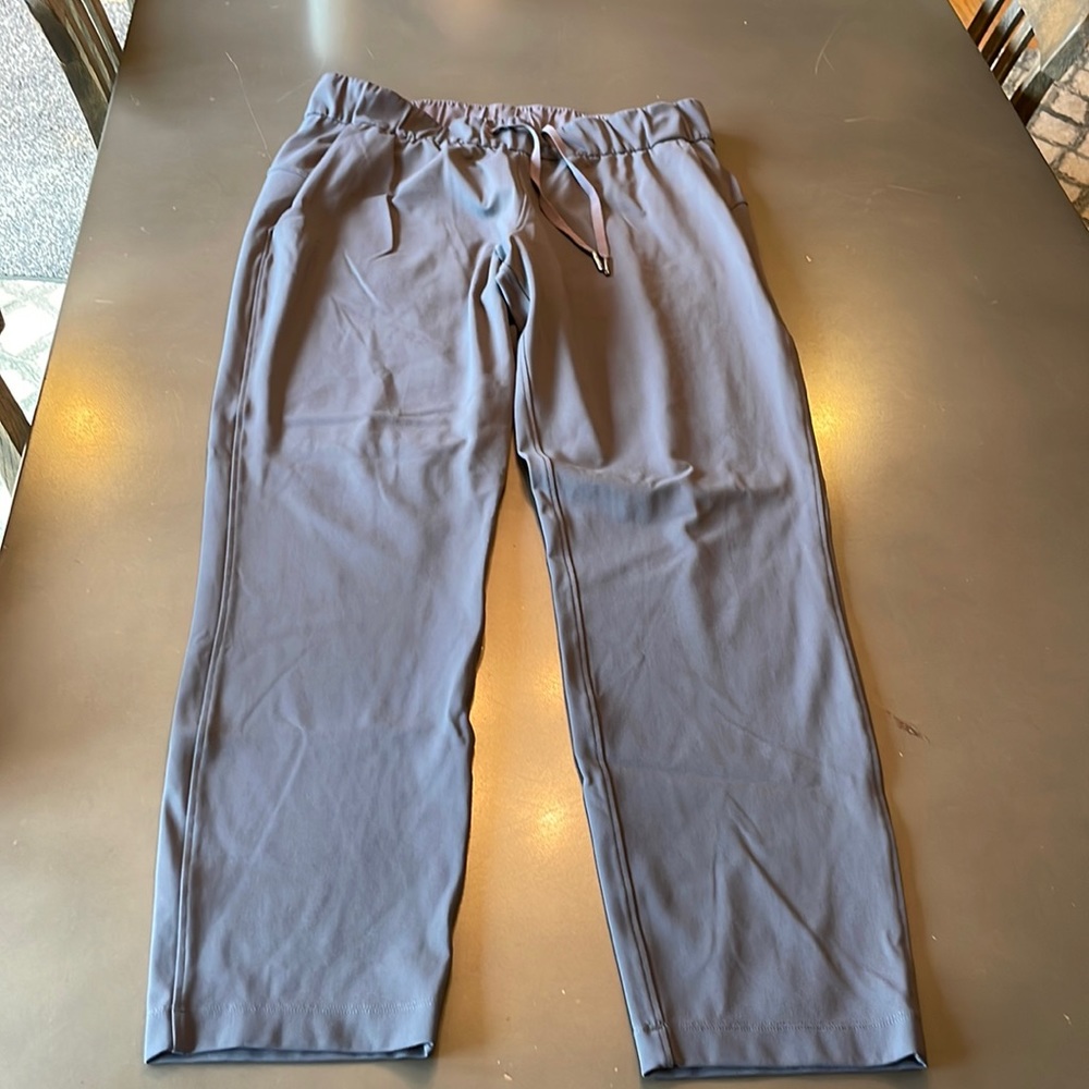 EUC Lululemon pants